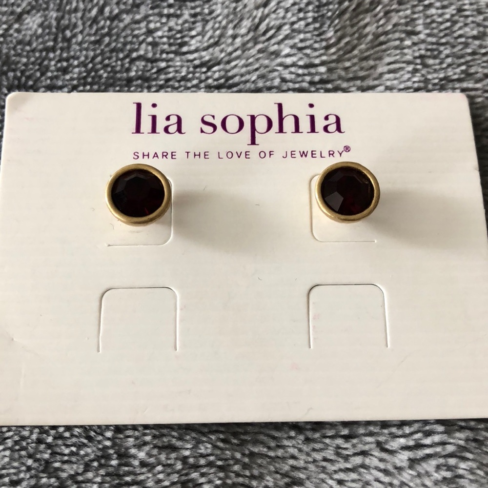 Lia Sophia earrings - Garnet stone